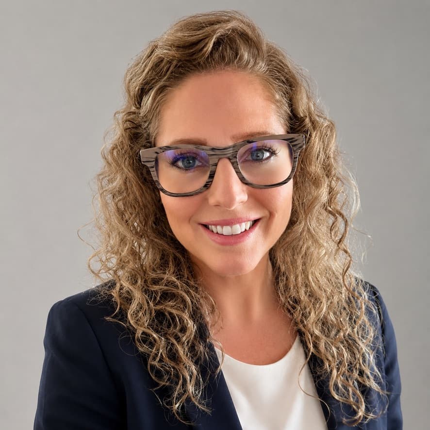 Nina Baker square headshot