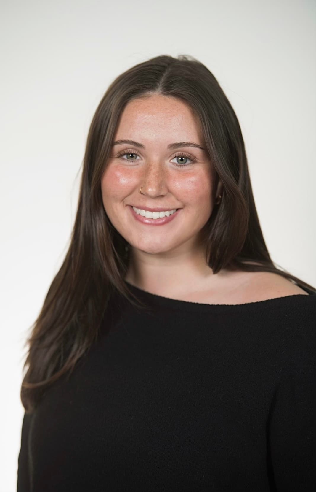 Sydney Dann square headshot